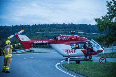 Kernen-Stetten: Schwerer Frontalcrash fordert 4 Verletzte darunter eine Schwangere - Rettungshubschrauber im Einsatz